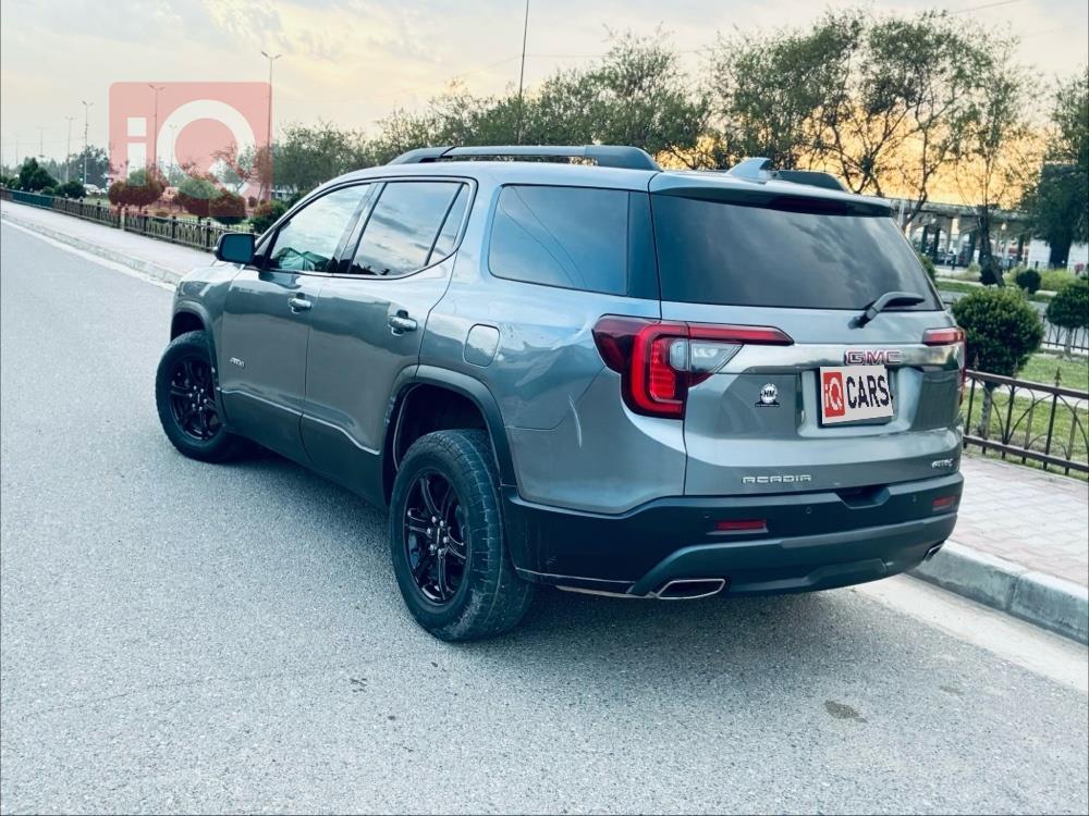 GMC Acadia